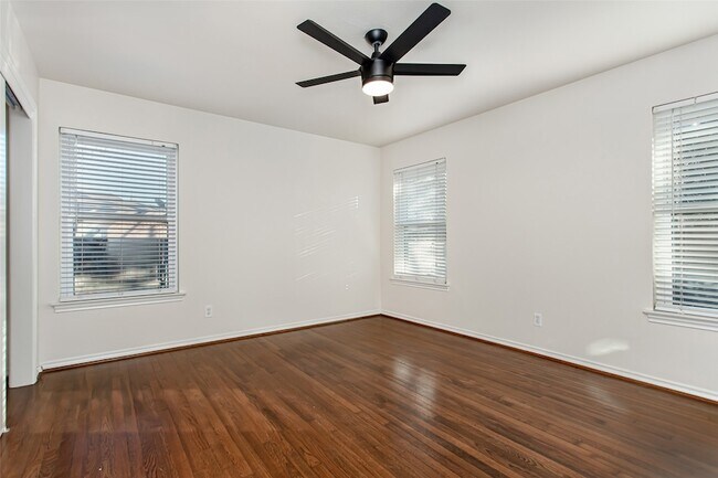 Building Photo - 6908 Wake Forrest Dr