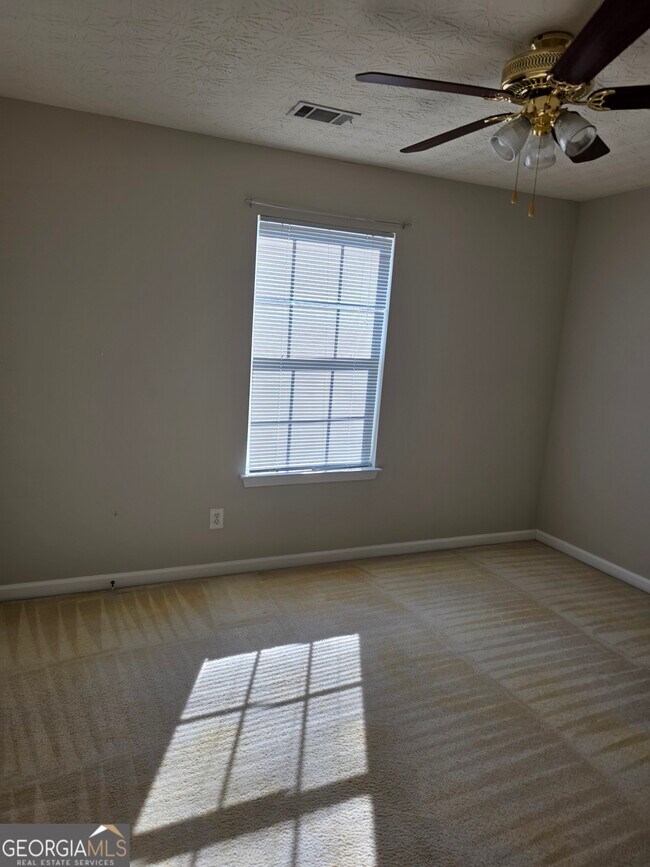 Building Photo - 387 Spring Walk Trce