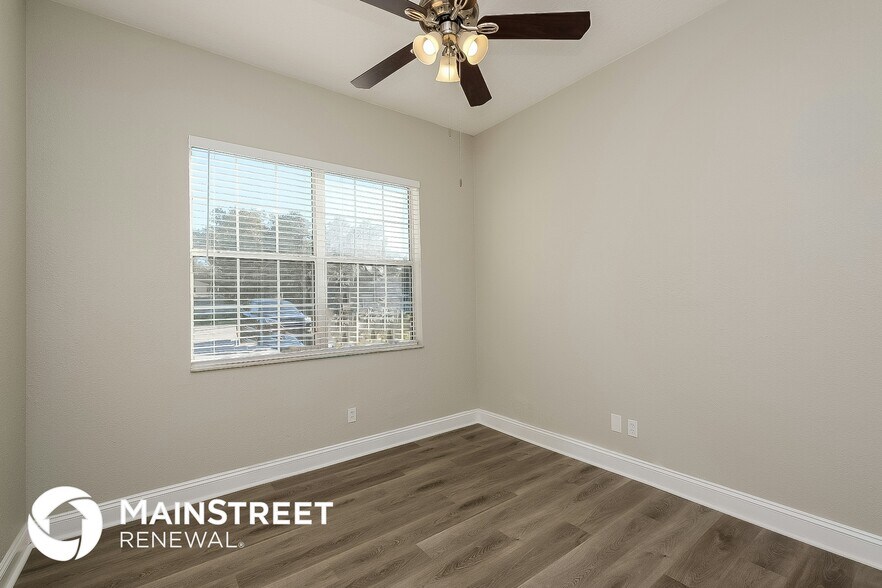 Building Photo - 3300 Hickman Ave