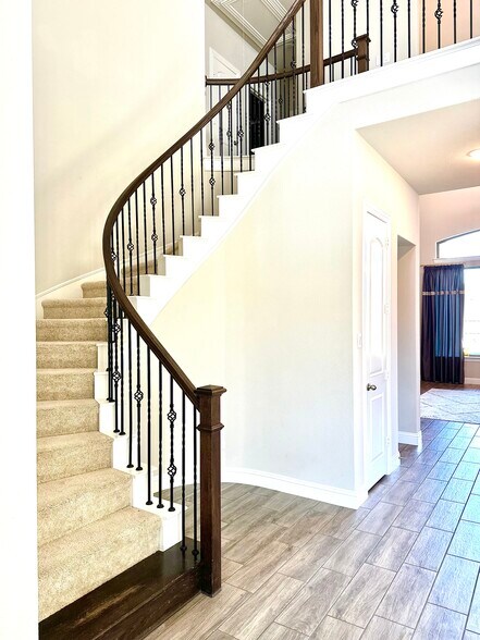 Building Photo - 307 Waters Edge Dr