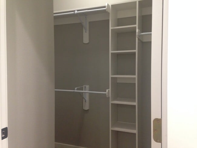 Building Photo - 308 Candlewood Cir