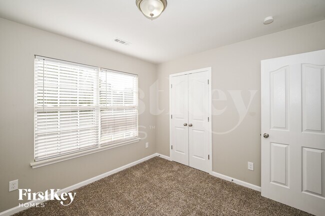 Building Photo - 13224 Greycrest Dr