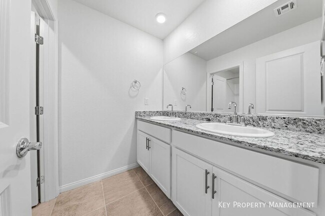 Building Photo - 4445 Bayley Skye Ave