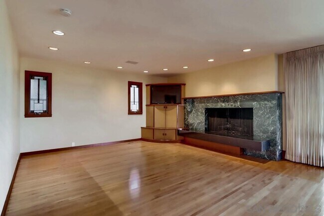 Building Photo - 3511 Emerson St