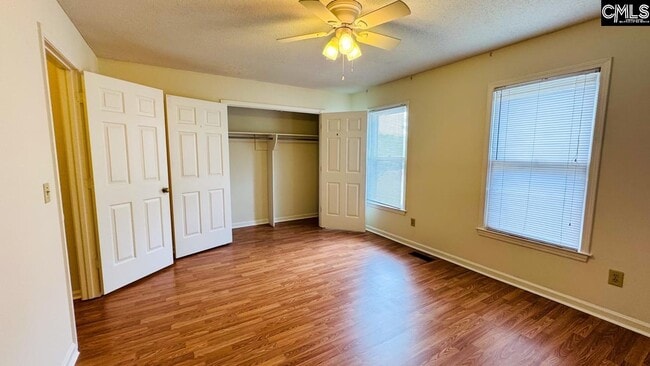 Building Photo - 107 Manorview Ct