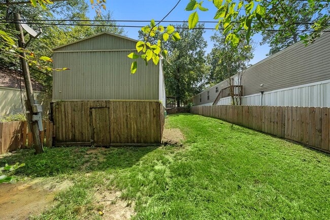 Building Photo - 14431 W Lee Shore Dr
