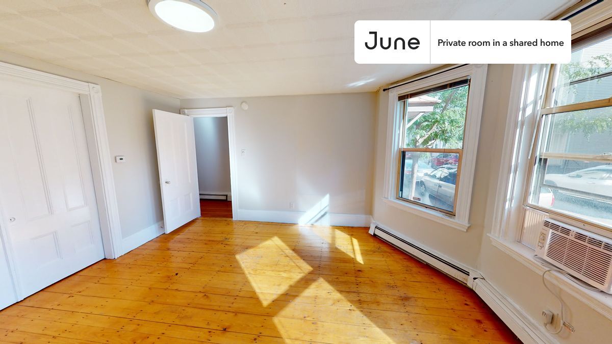 Building Photo - Room in Shared 4 bed/1 bath home