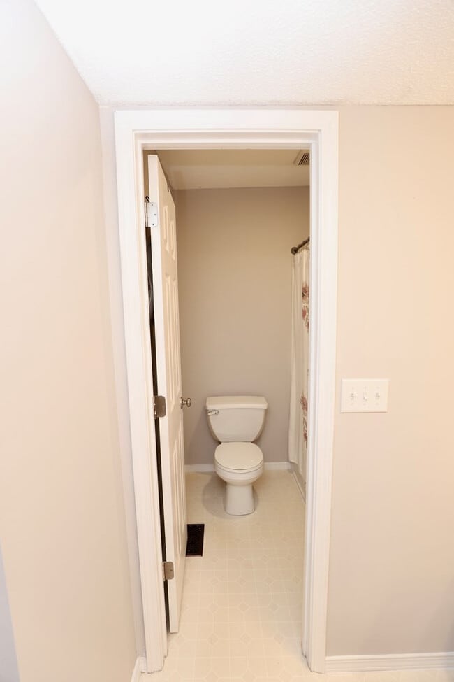 Building Photo - 1910 Lybrand St