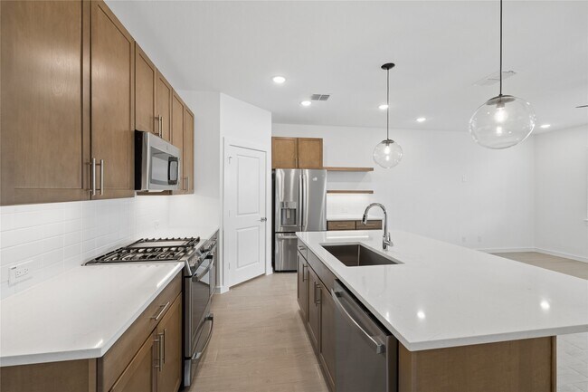 Building Photo - 693 Daniels Lk Ln