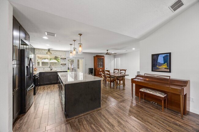 Building Photo - 22610 Coriander Dr
