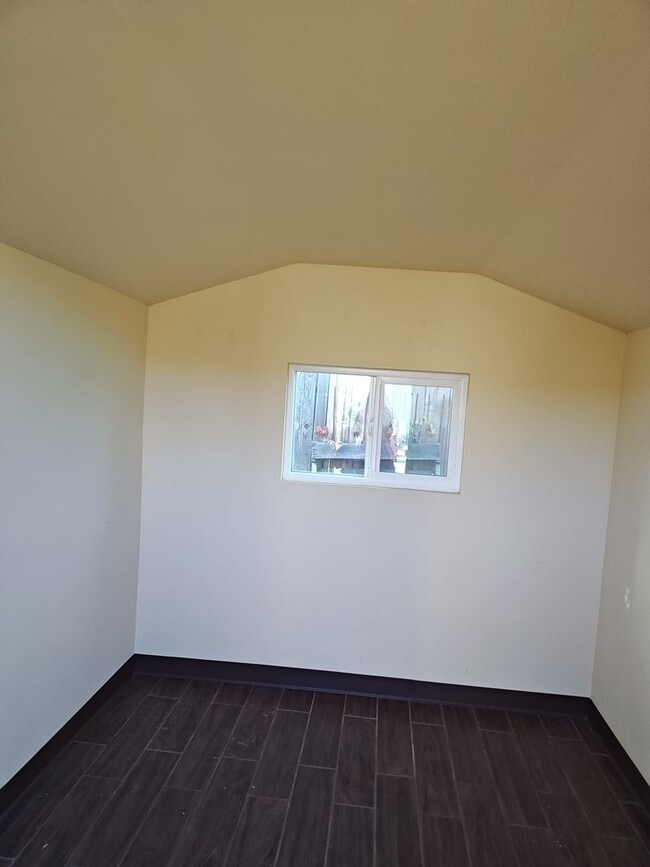 Building Photo - Charming Single-Story Home with Bonus Space & Beautiful Backyard