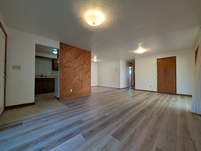 Building Photo - Great 2 bed/1 bath duplex in Santa Clara!