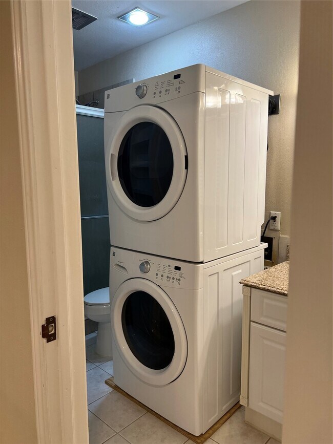 Building Photo - 837 Wax Myrtle Ln