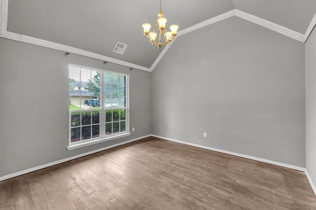 Building Photo - Welcome to this gorgeous home in the highly desirable Eddington Place neighborhood!