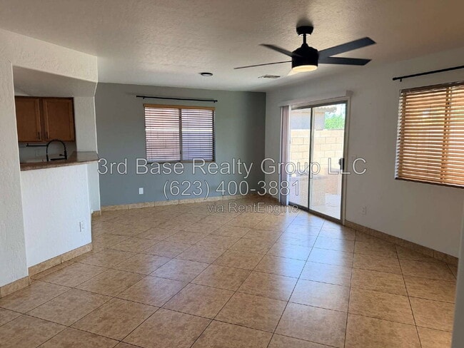 Building Photo - 13829 W Rovey Ave