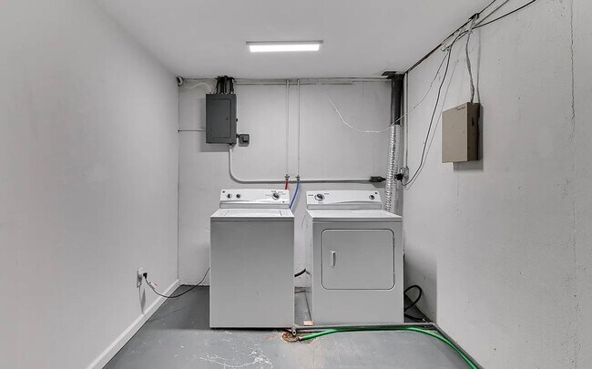 Building Photo - Coming Soon! Bright & Spacious 3 Bed Home with Finished Basement & Huge Backyard