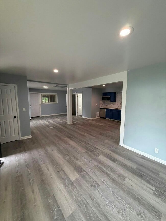 Building Photo - 5013 Silica Dr