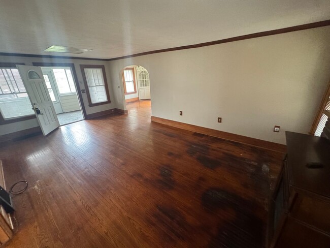 Building Photo - 2 bedroom/2 bath home for $1,100