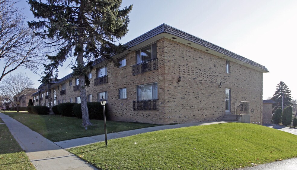 French Quarters 96279743 W National Ave West Allis WI 53227