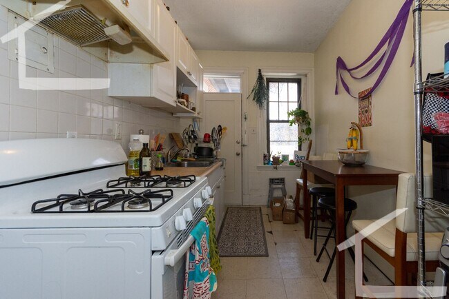 Building Photo - 27 Brighton Ave