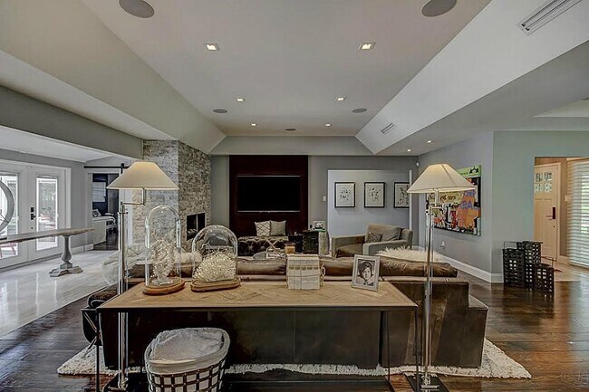 Building Photo - 5402 Willers Way