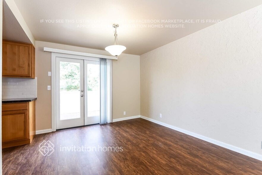 Building Photo - 15516 44th Ave W