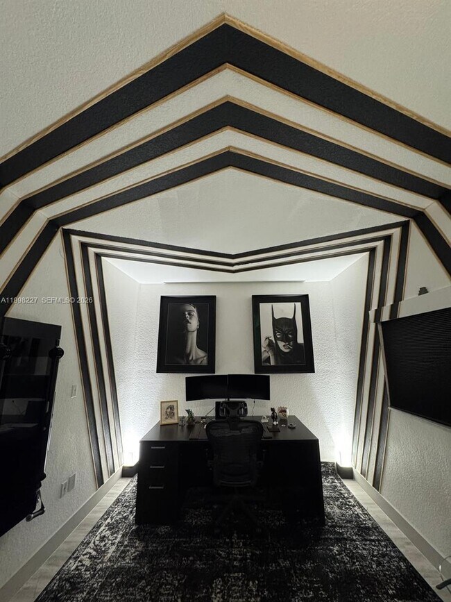 Building Photo - 455 NW 19th Ln