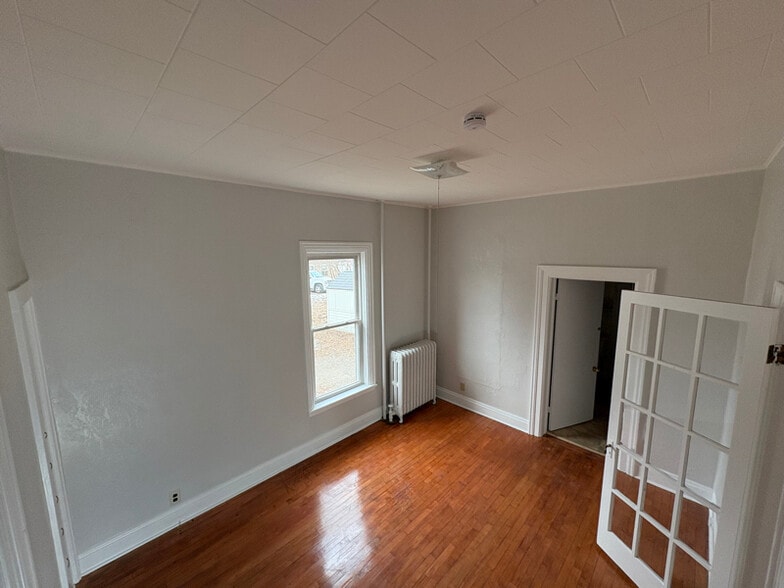 Building Photo - 925 Minnesota St