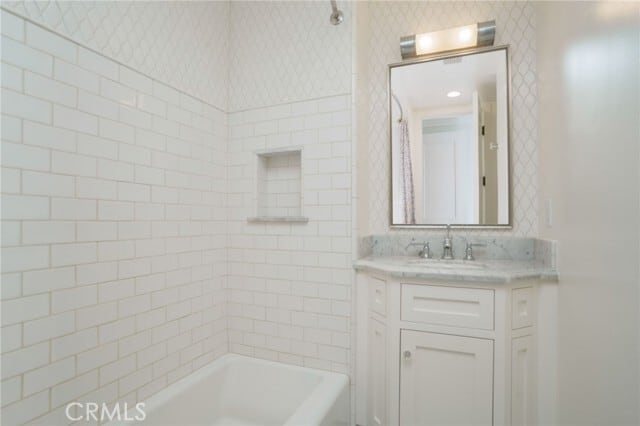 Building Photo - 328 28th St