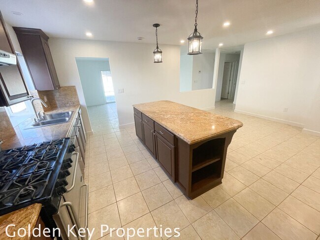 Building Photo - Nicely renovate corner property with a pool!