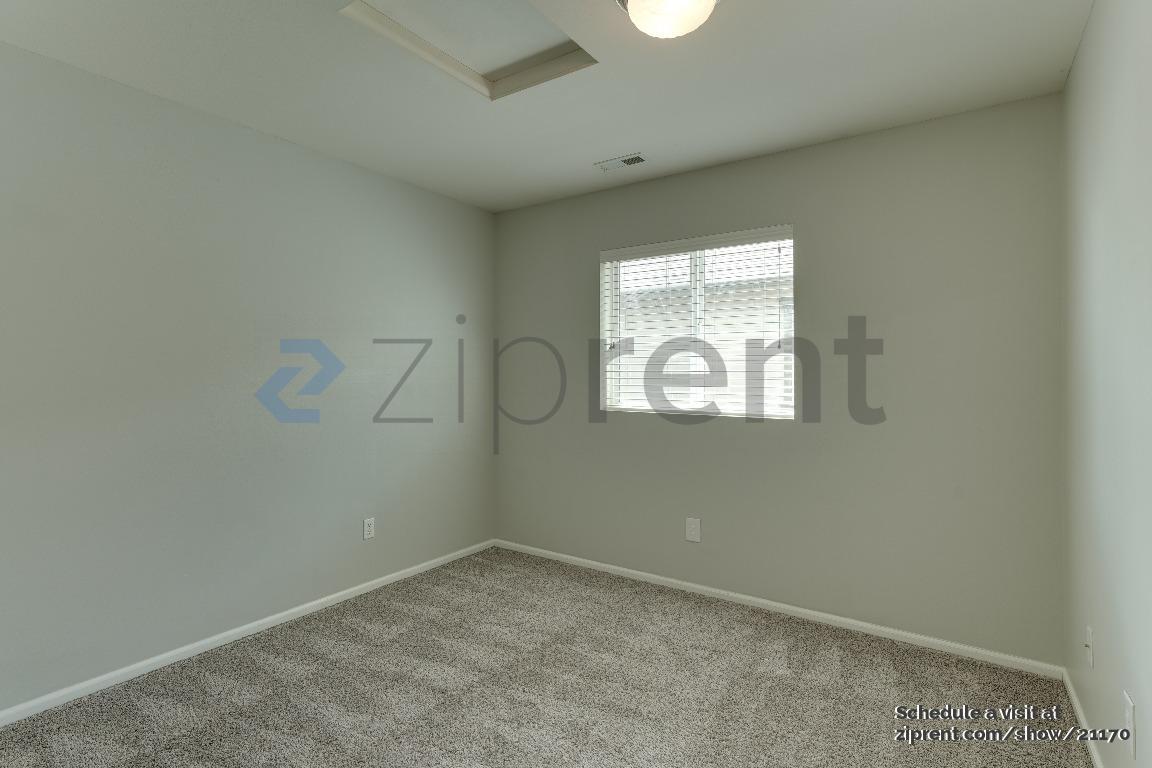 Building Photo - Unit