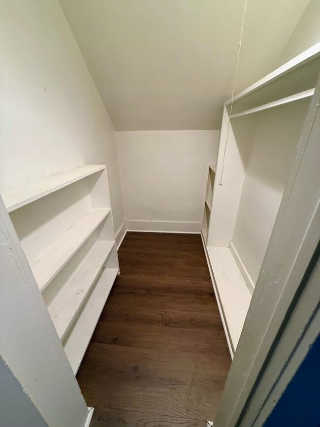 Building Photo - Newly renovated 3-bedroom, 1-bath home in Akron