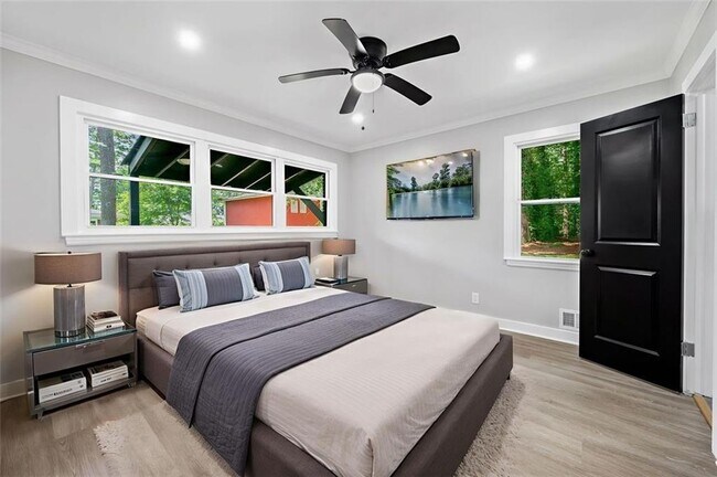 Building Photo - 1905 Fort Valley Dr SW