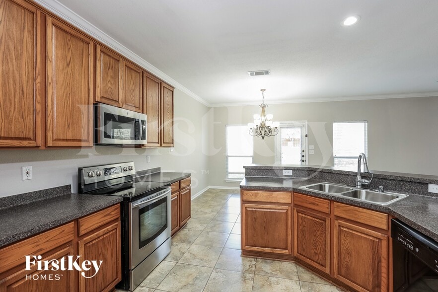 Building Photo - 33 Branwood