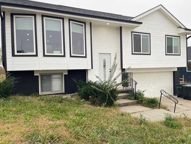 Building Photo - Move-in special offer!!! Newly rebuilt hou...