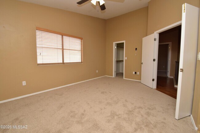 Building Photo - 10226 E Desert Eden Pl