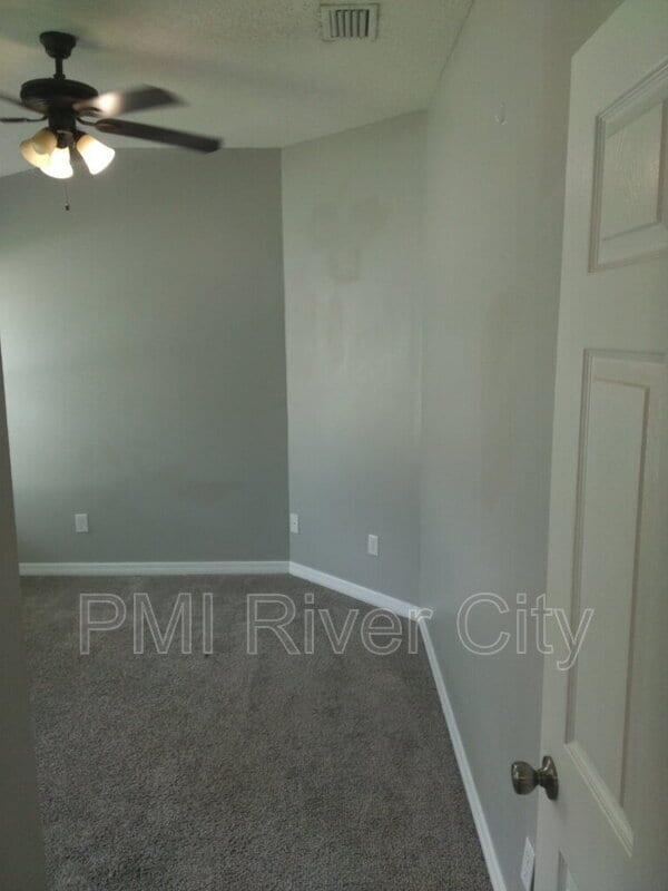 Building Photo - 818 Filmore Ln