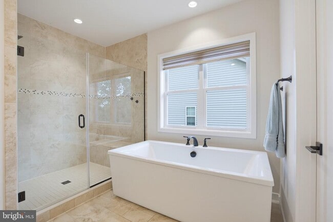 Building Photo - 24535 Mountain Magnolia Pl