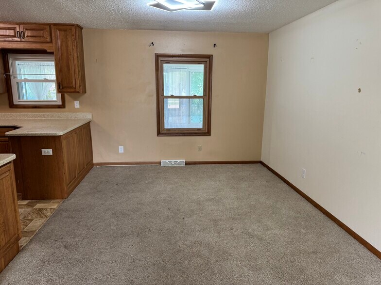 Building Photo - 2107 Tanglefoot Ln