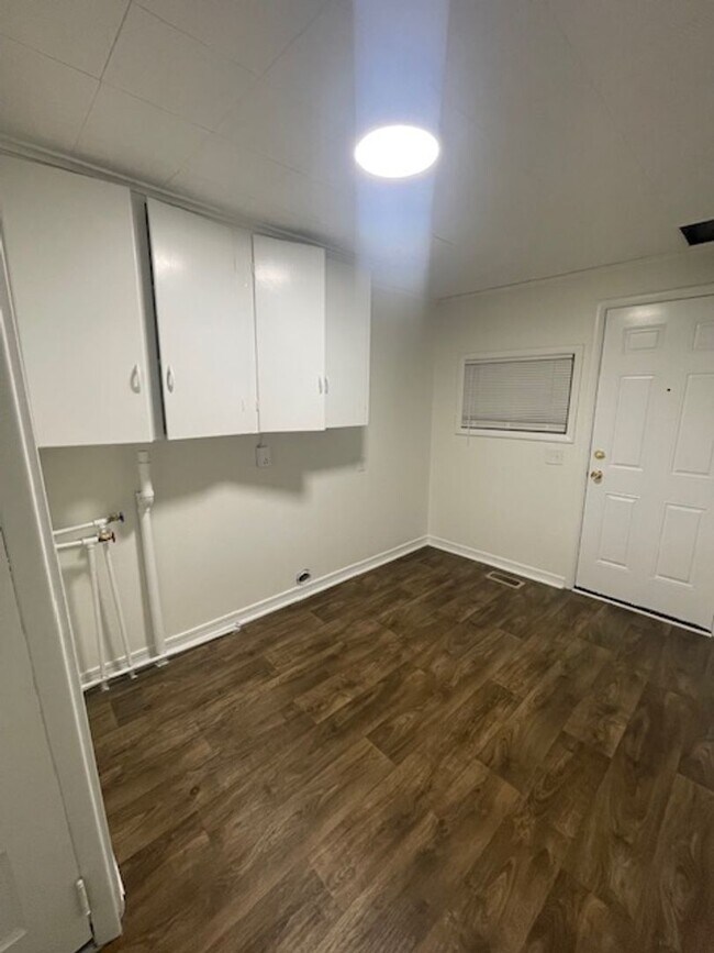 Building Photo - 718 I St NW