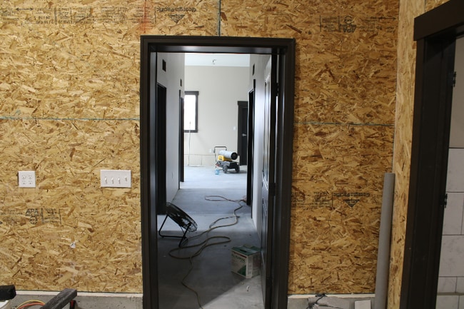 Building Photo - 61A W 465 N