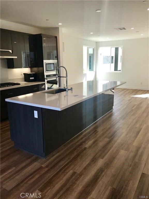 Building Photo - 1654 Pomona Ave