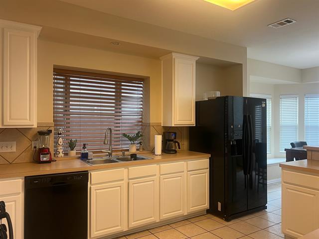Building Photo - 5909 Vineyard Ln