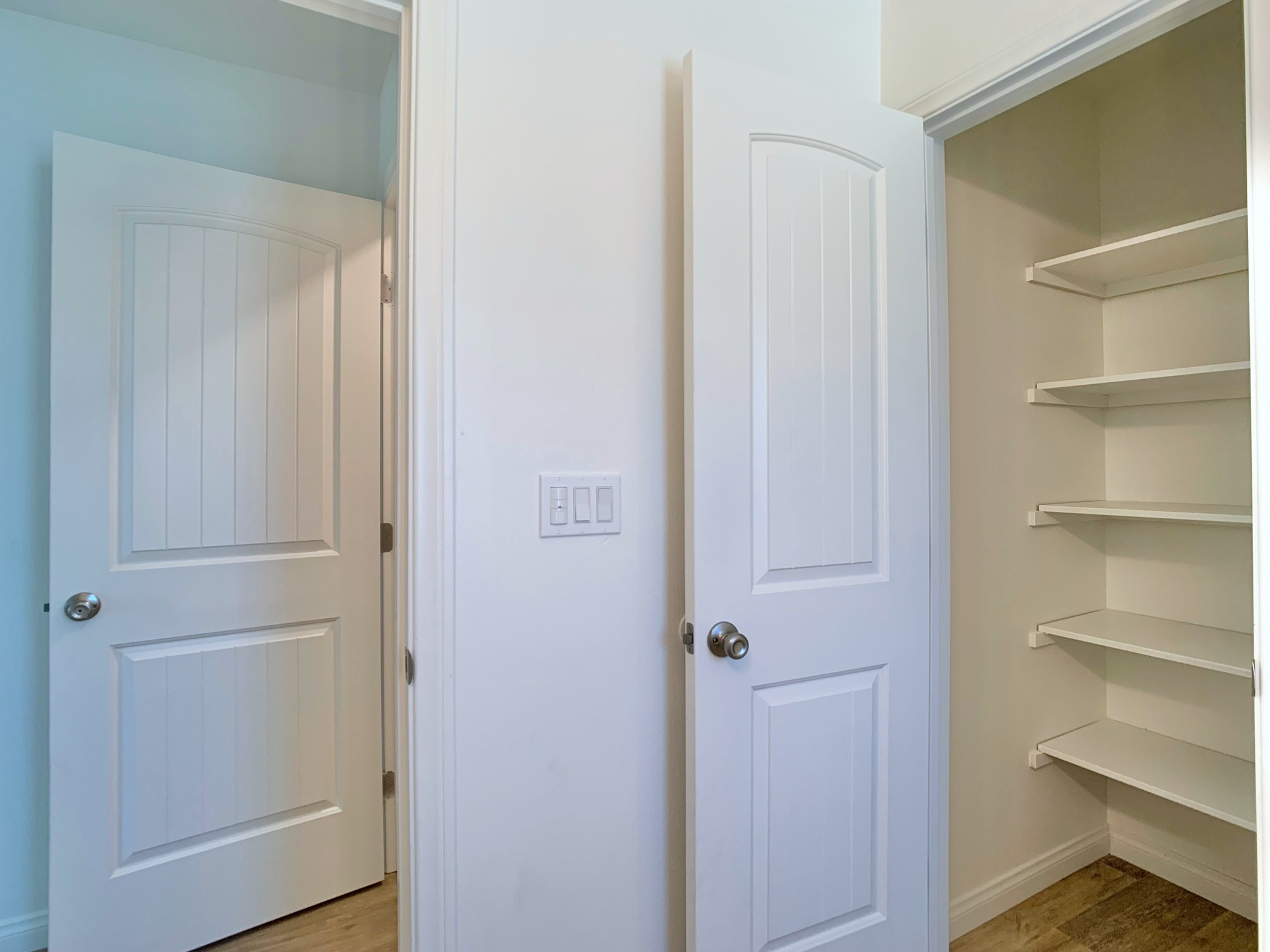 Master bathroom - 1051 Greenfield Dr