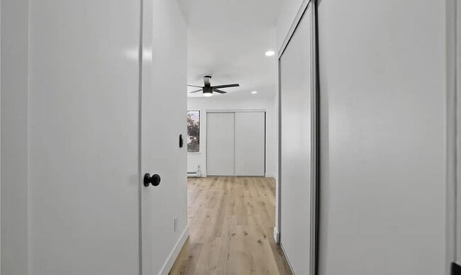 Building Photo - Fully Remodeled 1 Bedroom 1 Bathroom Open ...