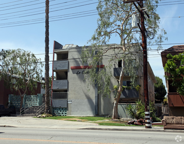 Building Photo - La Croix Apartments