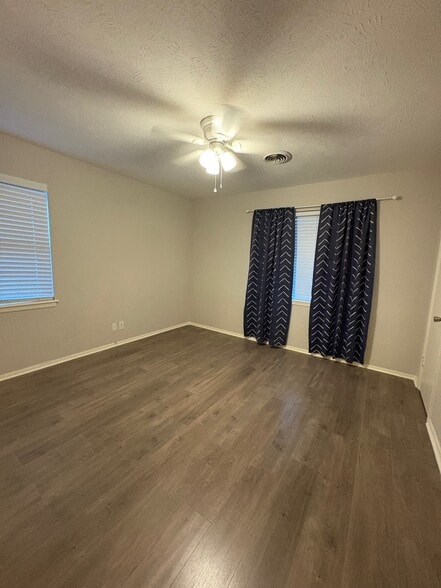 Building Photo - 2515 S Florence Pl