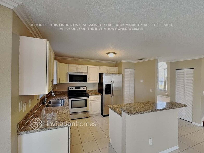 Building Photo - 18057 SW 12th Ct