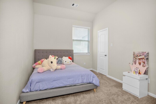 Building Photo - 28100 Rocky Heights Dr