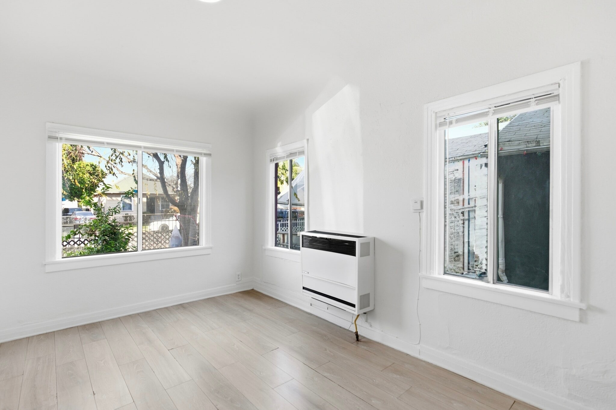 Building Photo - 1526 E 52nd St